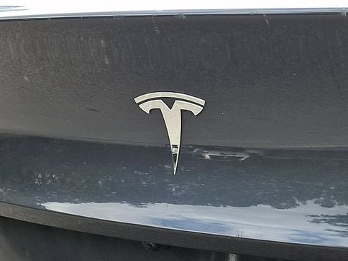 Used 2023 Tesla Model Y Long Range AWD/4WD image 35