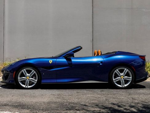 Used 2019 Ferrari Portofino image 2