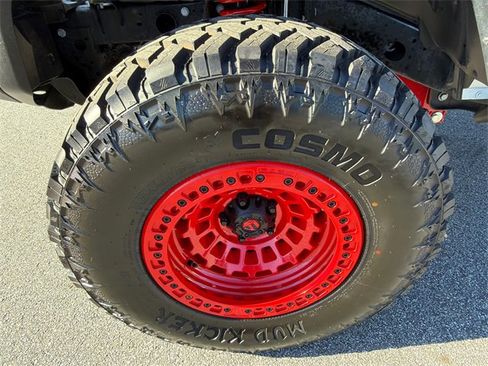 Used 2025 Jeep Wrangler Sport image 11