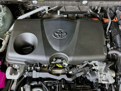 Used 2022 Toyota RAV4 XLE Premium image 35