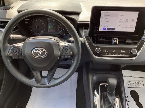 Used 2025 Toyota Corolla LE FWD image 15