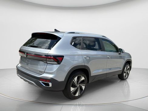 New 2026 Volkswagen Taos SE AWD/4WD image 5