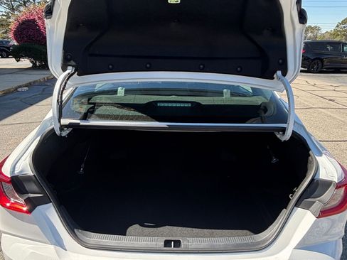 Used 2025 Toyota Camry SE image 36