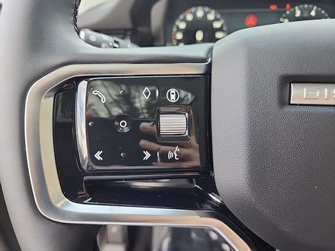 Used 2025 Land Rover Discovery Sport S image 19