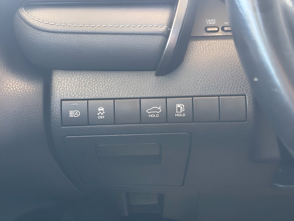 Used 2019 Toyota Camry SE FWD image 18