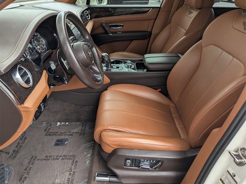 Used 2019 Bentley Bentayga image 10
