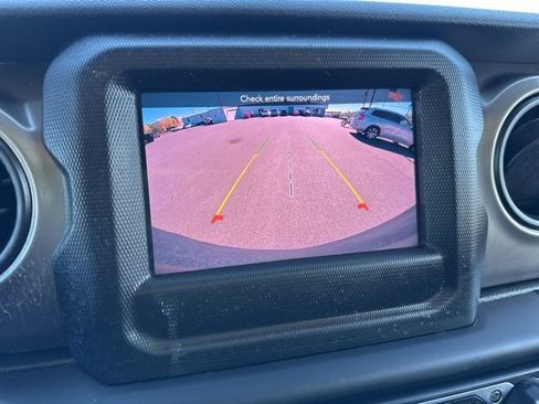 Used 2020 Jeep Wrangler Sport image 23