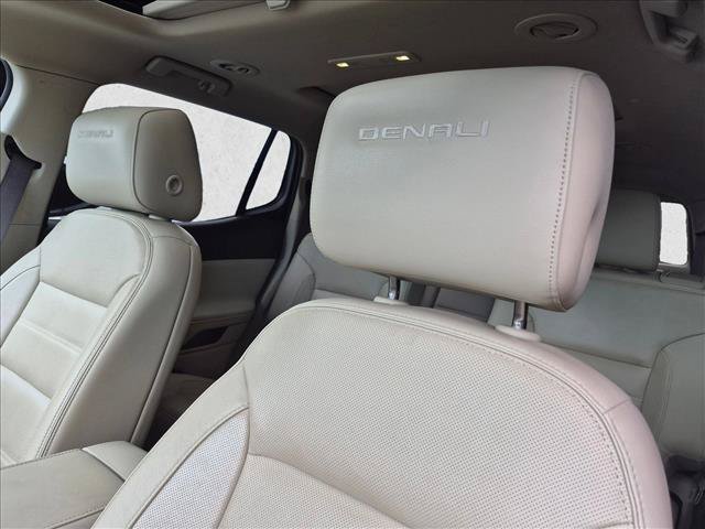 Used 2017 GMC Acadia Denali w/ Technology Package FWD image 5
