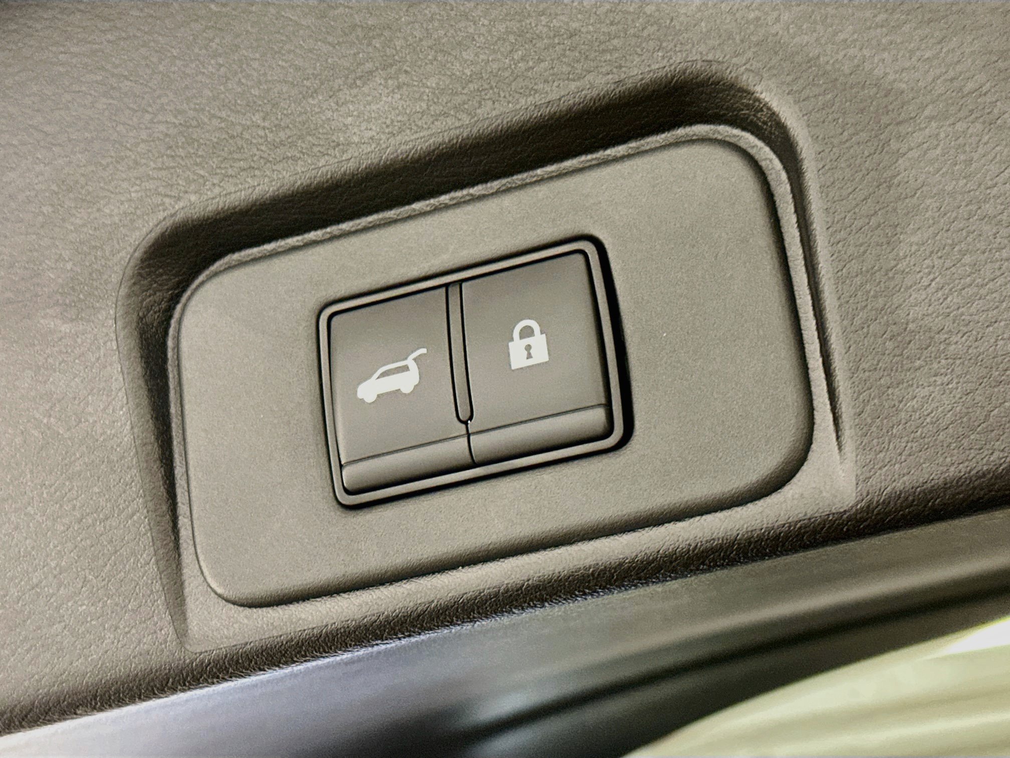 Used 2026 Nissan Rogue SL AWD/4WD image 30