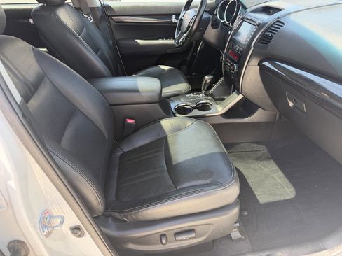 Used 2012 Kia Sorento SX w/ SX Premium Pkg AWD/4WD image 22