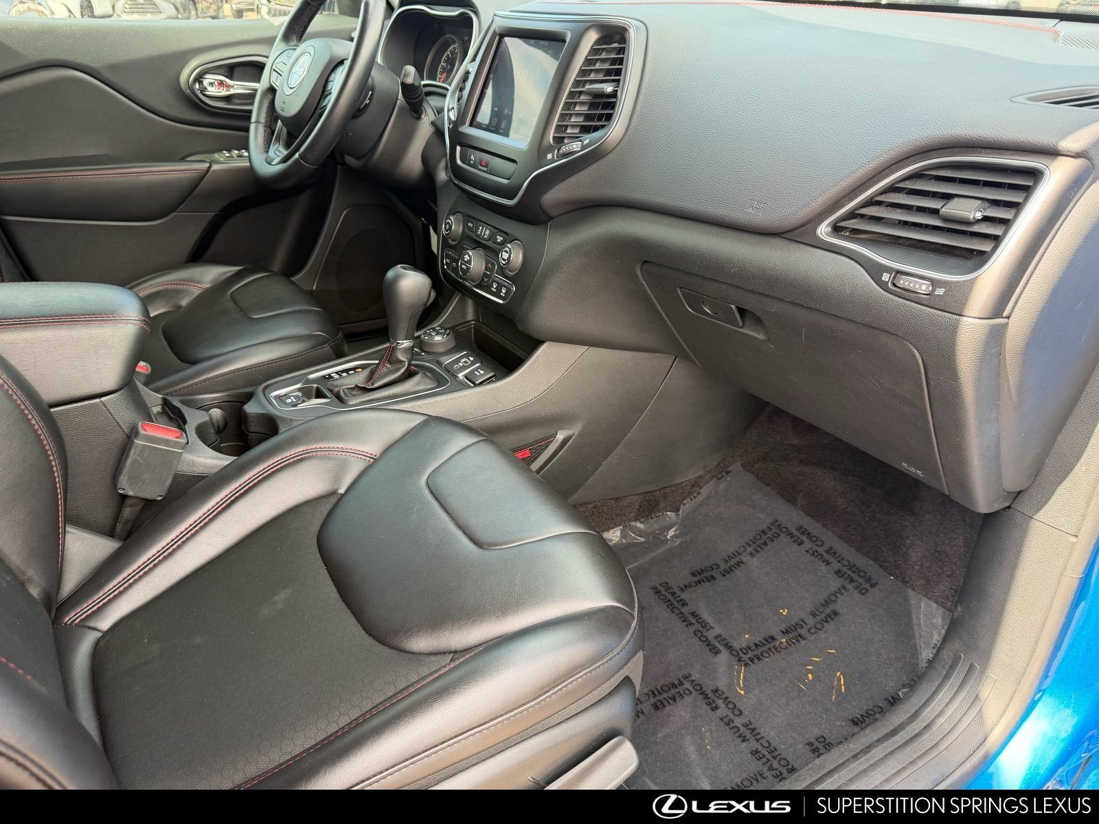Used 2019 Jeep Cherokee Trailhawk w/ Comfort/Convenience Group AWD/4WD image 14