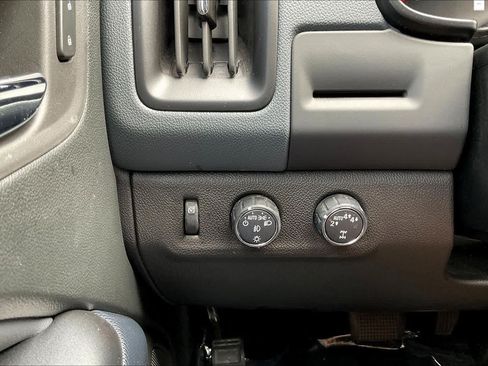 Used 2022 Chevrolet Colorado Z71 AWD/4WD image 32