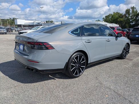 Used 2024 Honda Accord Touring image 4