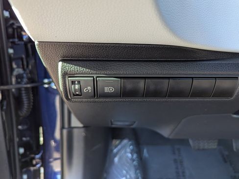 Used 2025 Toyota Corolla SE image 15