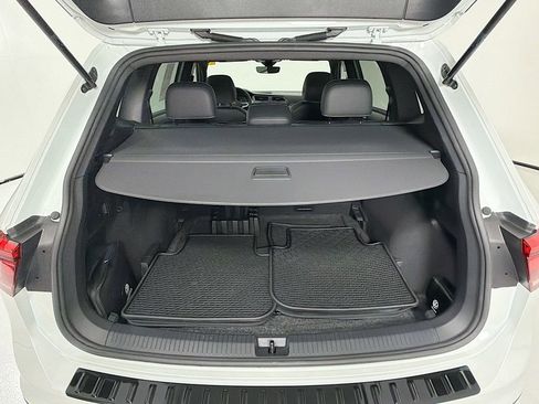 Used 2023 Volkswagen Tiguan SE R-Line AWD/4WD image 27