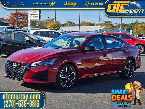 Used 2024 Nissan Altima 2.5 SR w/ SR Premium Package image 3