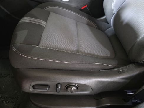 Used 2025 Chevrolet Blazer LT image 23