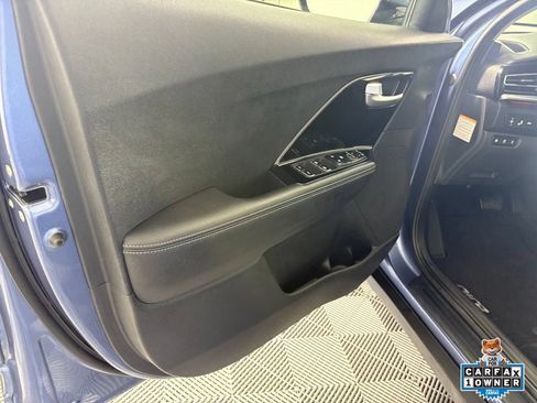 Used 2022 Kia Niro EX FWD image 15