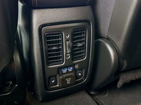 Used 2025 Dodge Durango GT image 30