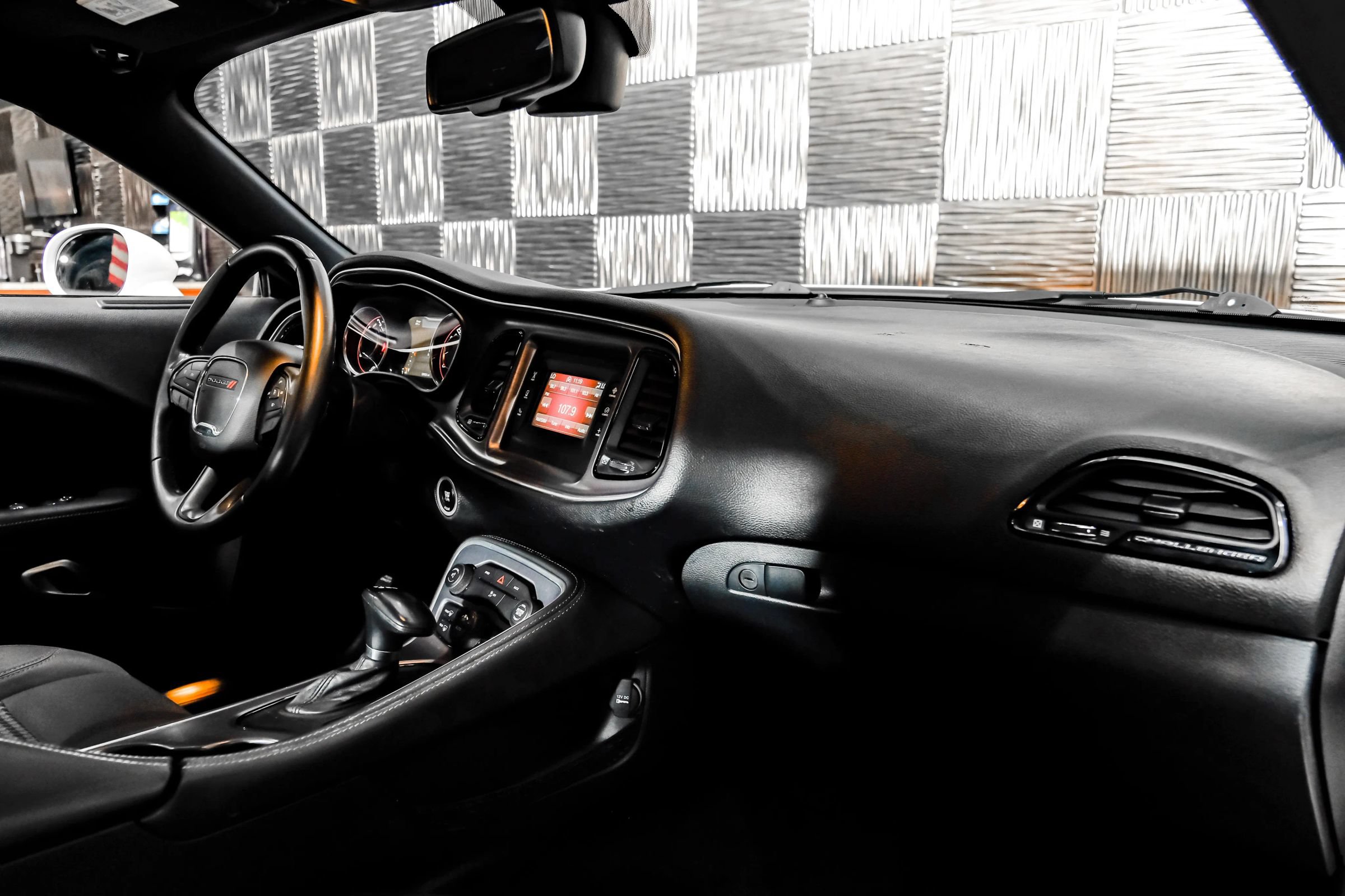 Used 2016 Dodge Challenger SXT RWD image 10