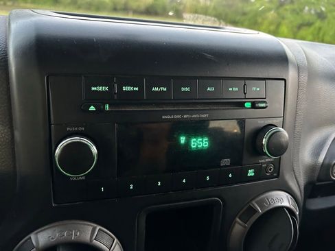 Used 2014 Jeep Wrangler Sport image 22