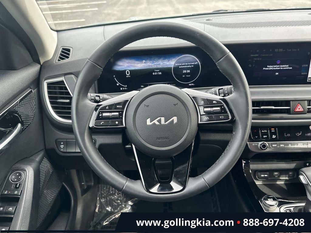 Certified 2026 Kia Seltos EX FWD image 12