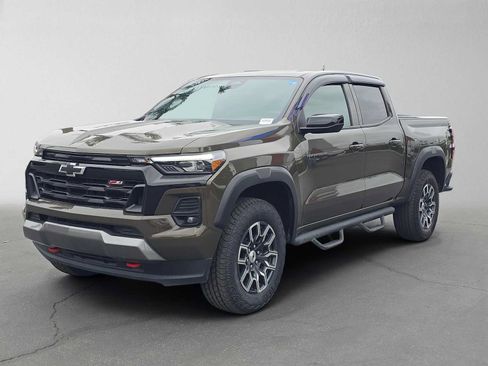 Used 2024 Chevrolet Colorado Z71 w/ Z71 Convenience Package 2 AWD/4WD image 7
