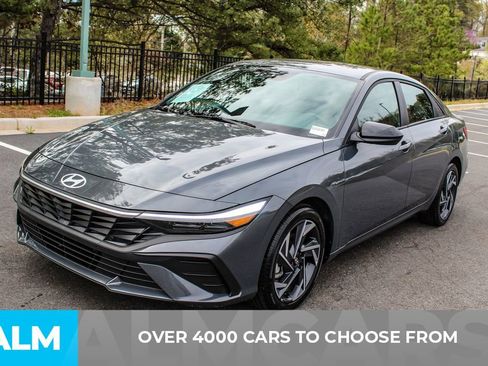 Used 2025 Hyundai Elantra Sport image 3