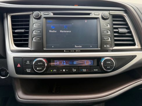 Used 2018 Toyota Highlander XLE image 37