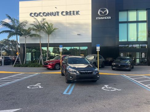 Used 2023 Subaru Crosstrek 2.0i Premium image 2