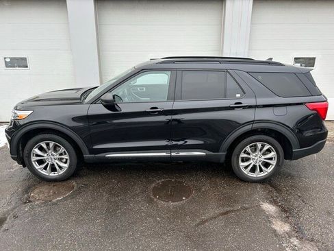 Certified 2023 Ford Explorer XLT w/ Equipment Group 202A image 3
