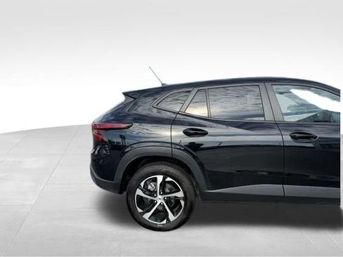 Used 2024 Chevrolet Trax RS w/ Driver Confidence Package FWD image 4