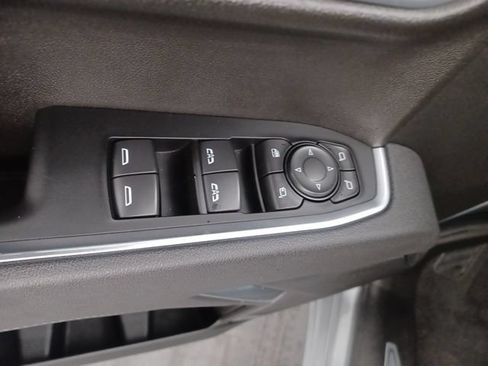 Used 2026 GMC Sierra 1500 SLT AWD/4WD image 17
