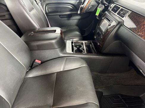 Used 2013 GMC Sierra 2500 Denali w/ Suspension Package, Off-Road image 39