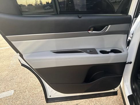 Used 2022 Hyundai Palisade SEL w/ Premium Package FWD image 25