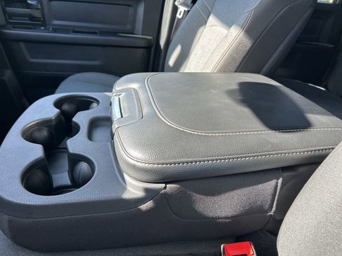 Used 2024 RAM 2500 Tradesman w/ Chrome Appearance Group image 33