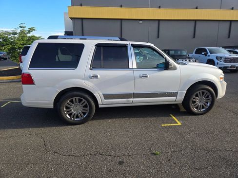 Used 2014 Lincoln Navigator 4WD image 8