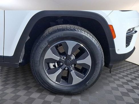 Used 2022 Jeep Grand Cherokee Limited 4xe w/ Luxury Tech Group II image 10