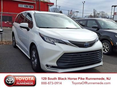 Used 2021 Toyota Sienna XLE