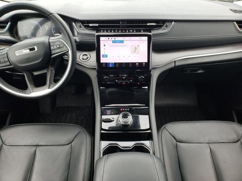 Used 2022 Jeep Grand Cherokee Limited image 18