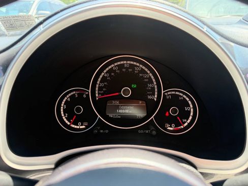Used 2014 Volkswagen Beetle TDI FWD image 21