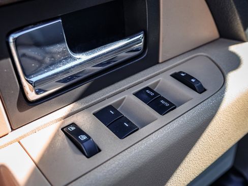 Used 2014 Ford F150 XLT w/ XLT Chrome Package image 9