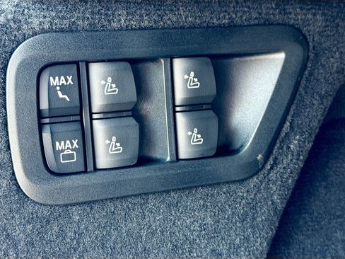 New 2027 BMW X7 xDrive40i w/ Executive Package AWD/4WD image 13
