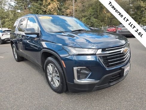 Used 2023 Chevrolet Traverse LT image 6