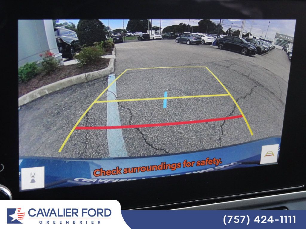 Used 2025 Toyota Camry SE FWD image 27