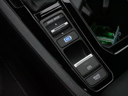 Certified 2025 Honda Accord Sport image 25