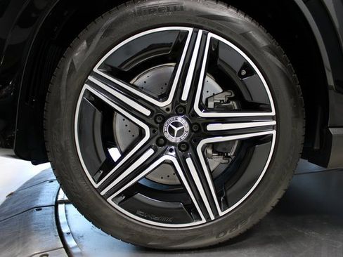 Used 2024 Mercedes-Benz GLE 450 4MATIC w/ AMG Line Exterior image 36