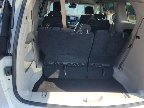 Used 2023 Chrysler Voyager LX FWD image 14