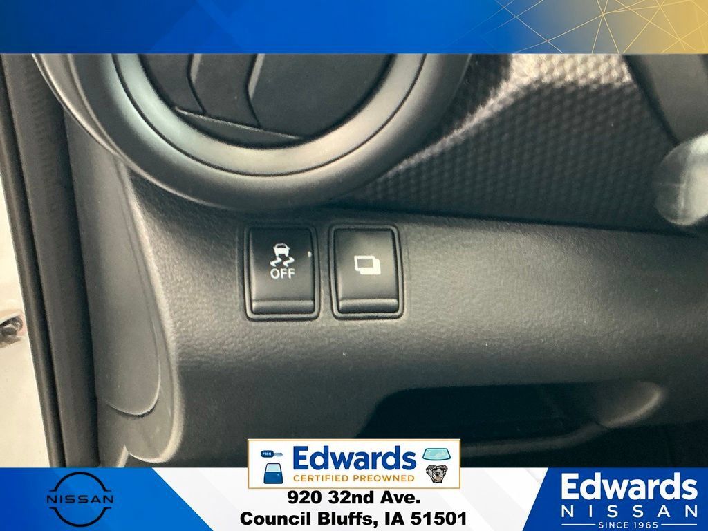Used 2018 Nissan Kicks S FWD image 19