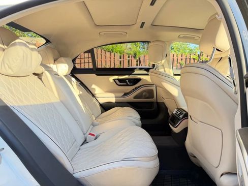 Used 2022 Mercedes-Benz S 580 4MATIC Sedan w/ AMG Line Package image 26
